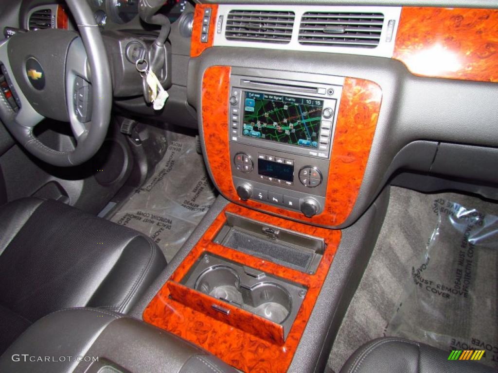 2010 Chevrolet Suburban LTZ 4x4 Controls Photo #49770901
