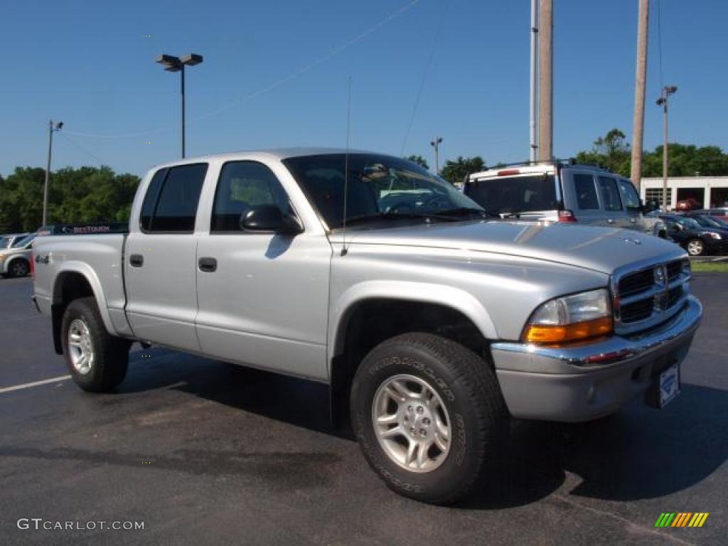 2003 Dakota SLT Quad Cab 4x4 - Bright Silver Metallic / Dark Slate Gray photo #2