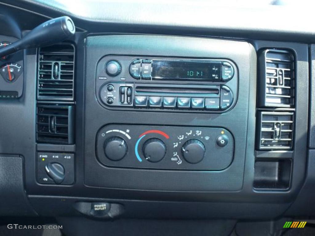 2003 Dodge Dakota SLT Quad Cab 4x4 Controls Photo #49771297