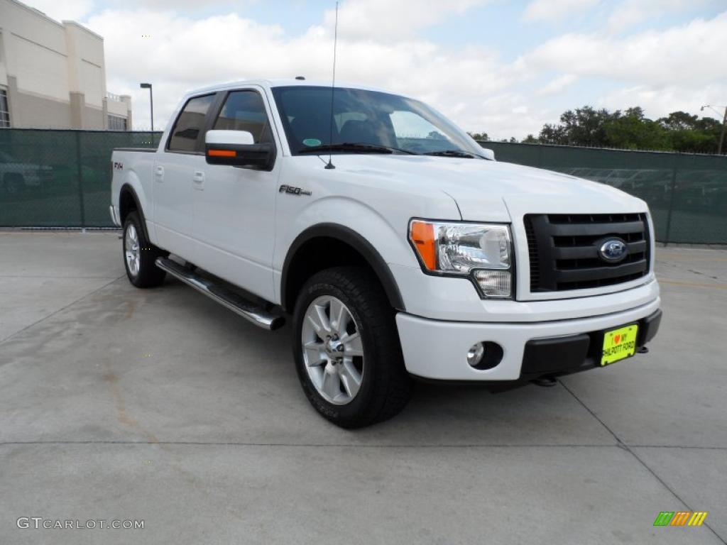 2010 F150 FX4 SuperCrew 4x4 - Oxford White / Black photo #1