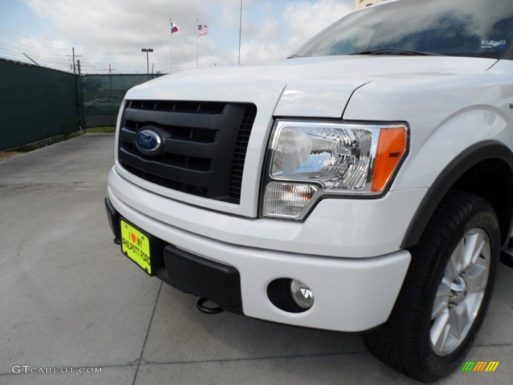 2010 F150 FX4 SuperCrew 4x4 - Oxford White / Black photo #12