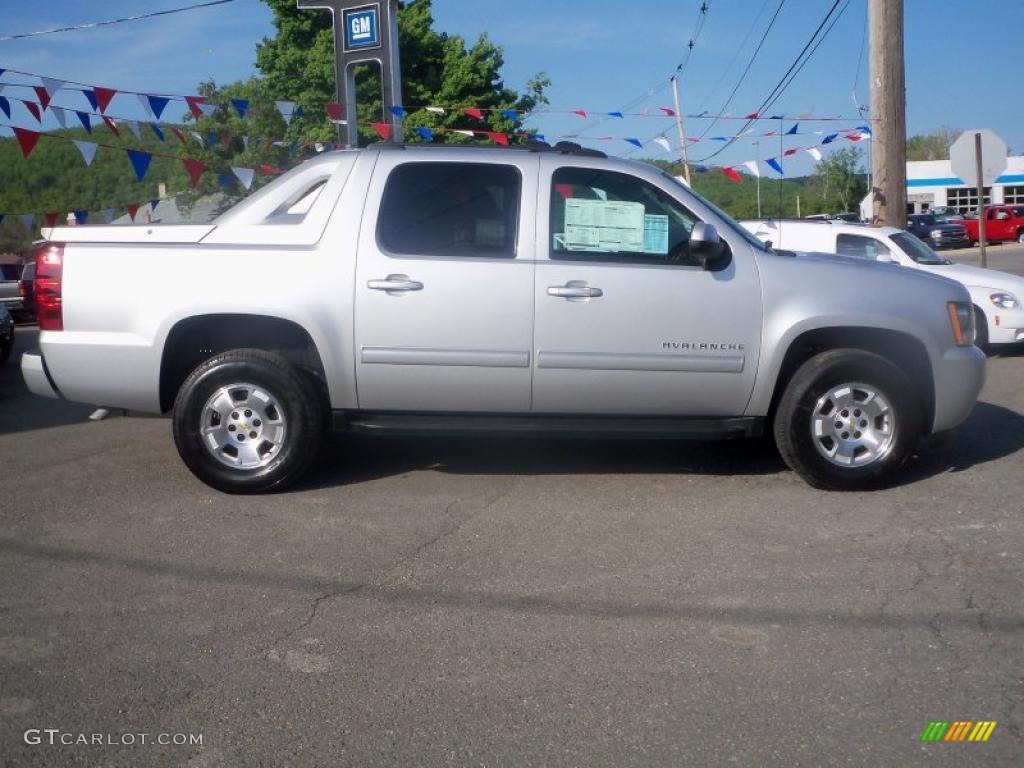 Sheer Silver Metallic 2011 Chevrolet Avalanche LS 4x4 Exterior Photo #49775695