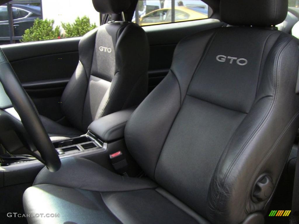Black Interior 2004 Pontiac GTO Coupe Photo #49777037