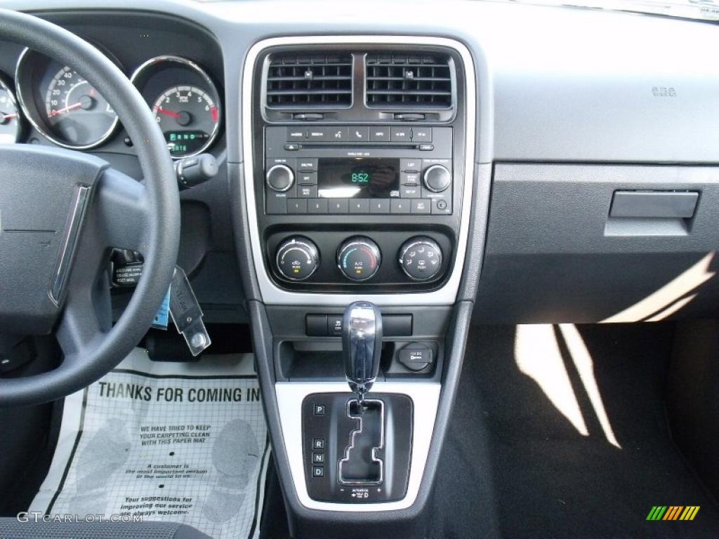 2011 Dodge Caliber Heat Controls Photo #49777459