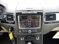2011 Volkswagen Touareg VR6 FSI Sport 4XMotion Controls