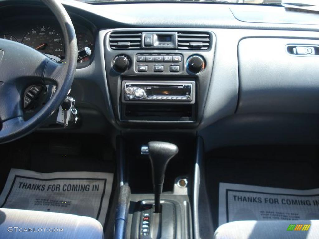 1998 Accord LX Sedan - Regent Silver Pearl / Gray photo #27