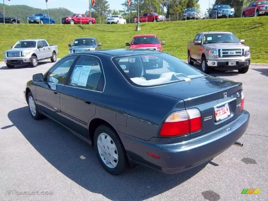 1997 Accord LX Sedan - Sherwood Green Metallic / Gray photo #8