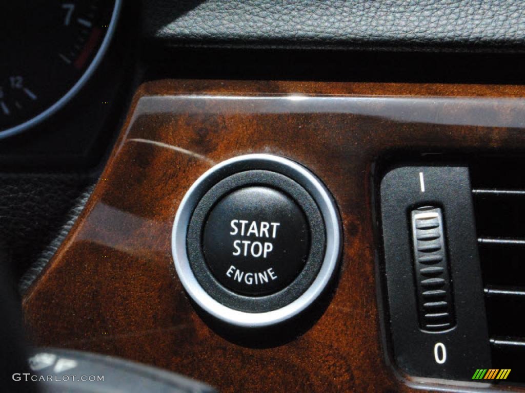 2010 BMW 3 Series 328i Sedan Controls Photo #49782194