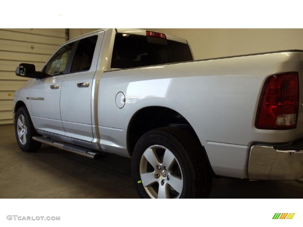 2011 Ram 1500 Big Horn Quad Cab 4x4 - Bright Silver Metallic / Dark Slate Gray/Medium Graystone photo #11