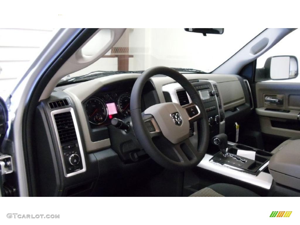 2011 Ram 1500 Big Horn Quad Cab 4x4 - Bright Silver Metallic / Dark Slate Gray/Medium Graystone photo #12