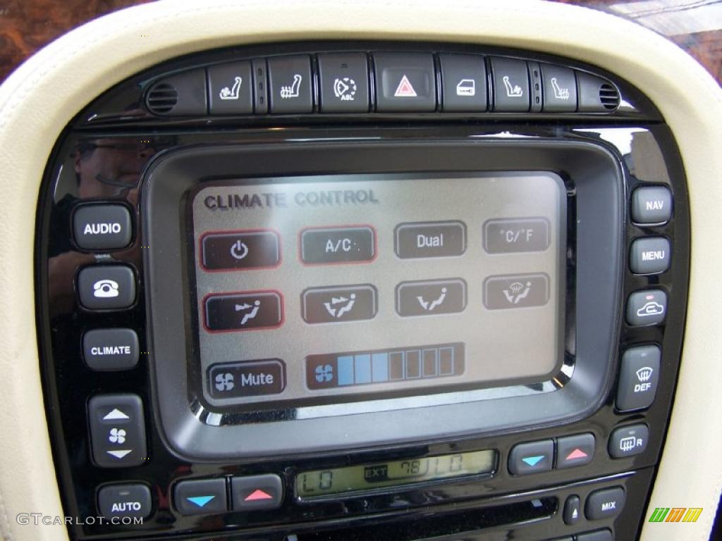 2008 Jaguar XJ XJR Controls Photo #49784132