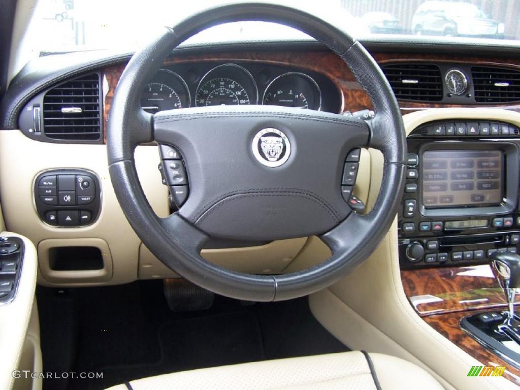 2008 Jaguar XJ XJR Steering Wheel Photos