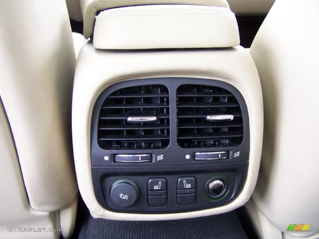 2008 Jaguar XJ XJR Controls Photo #49784219