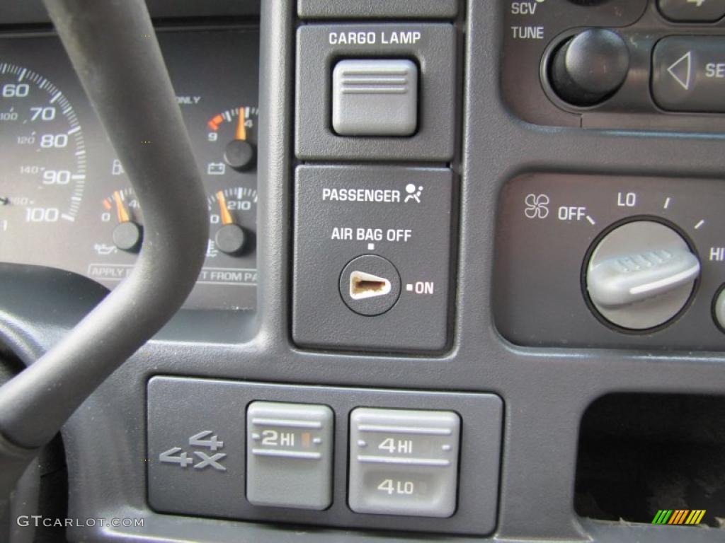 1998 Chevrolet C/K K1500 Extended Cab 4x4 Controls Photo #49784729