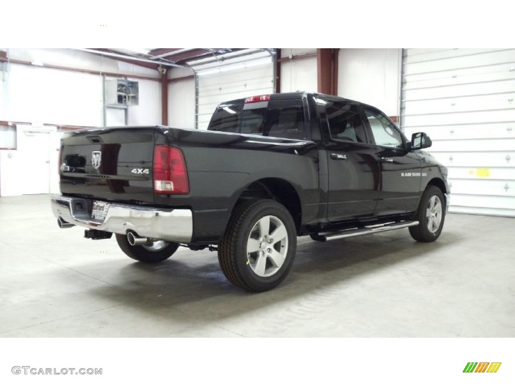 2011 Ram 1500 Big Horn Crew Cab 4x4 - Brilliant Black Crystal Pearl / Light Pebble Beige/Bark Brown photo #4