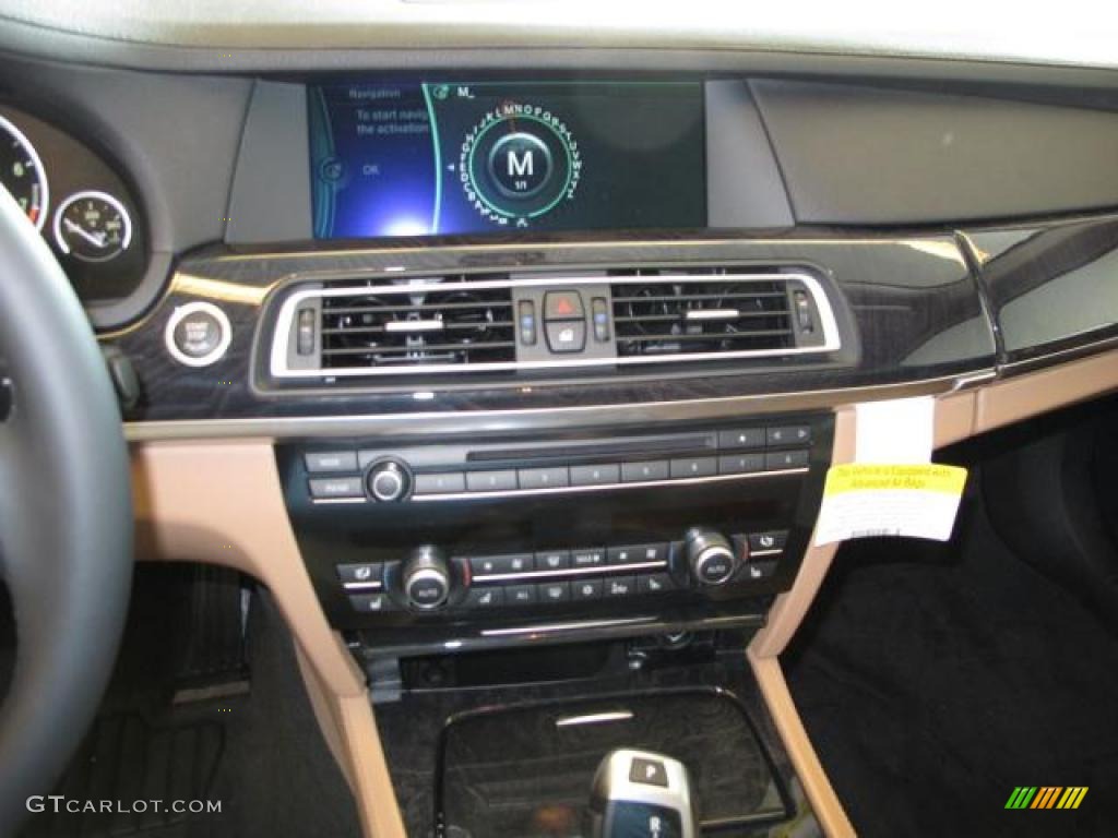 2012 BMW 7 Series 750Li Sedan Controls Photo #49785428