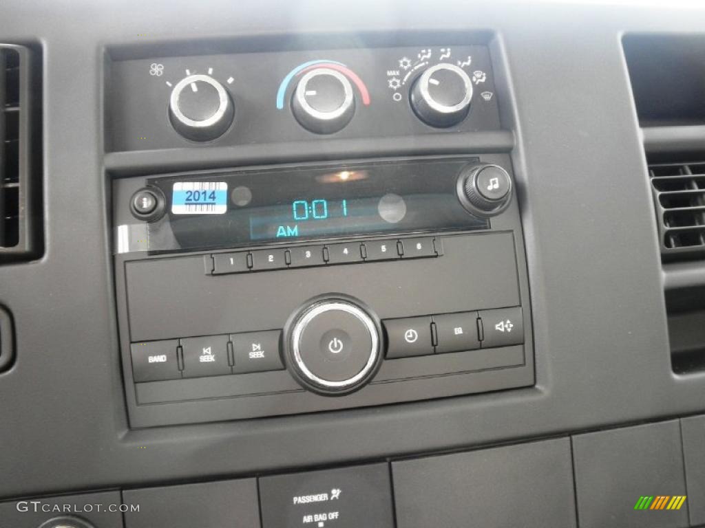 2011 GMC Savana Cutaway 3500 Commercial Utility Truck Controls Photo #49786271