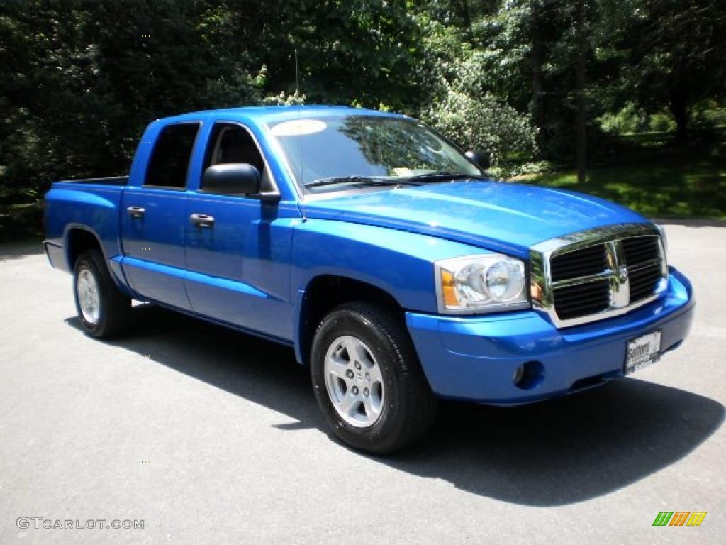 2007 Dakota SLT Quad Cab 4x4 - Electric Blue Pearl / Medium Slate Gray photo #2