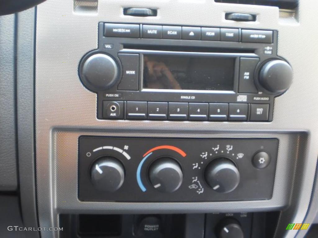 2007 Dakota SLT Quad Cab 4x4 - Electric Blue Pearl / Medium Slate Gray photo #18