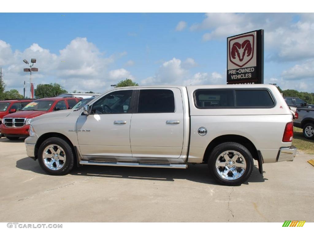 2009 Ram 1500 Sport Crew Cab - Light Graystone Pearl / Light Pebble Beige/Bark Brown photo #2