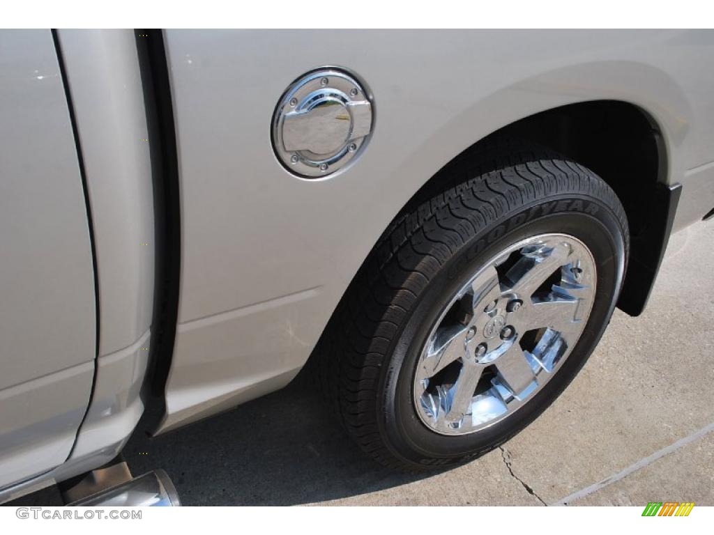 2009 Ram 1500 Sport Crew Cab - Light Graystone Pearl / Light Pebble Beige/Bark Brown photo #17