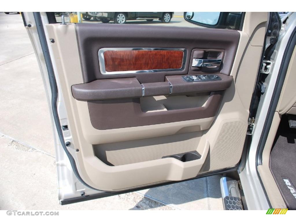 2009 Ram 1500 Sport Crew Cab - Light Graystone Pearl / Light Pebble Beige/Bark Brown photo #18