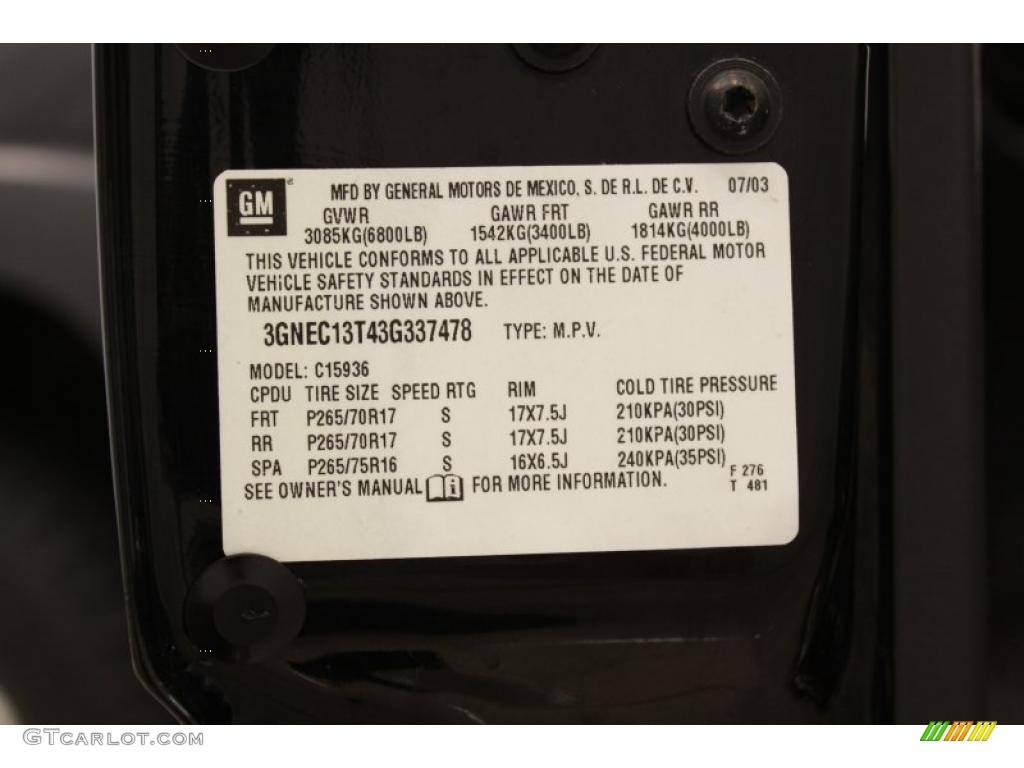 2003 Avalanche Z66 - Black / Dark Charcoal photo #18