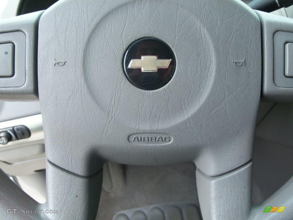 2004 Malibu Sedan - Galaxy Silver Metallic / Gray photo #12