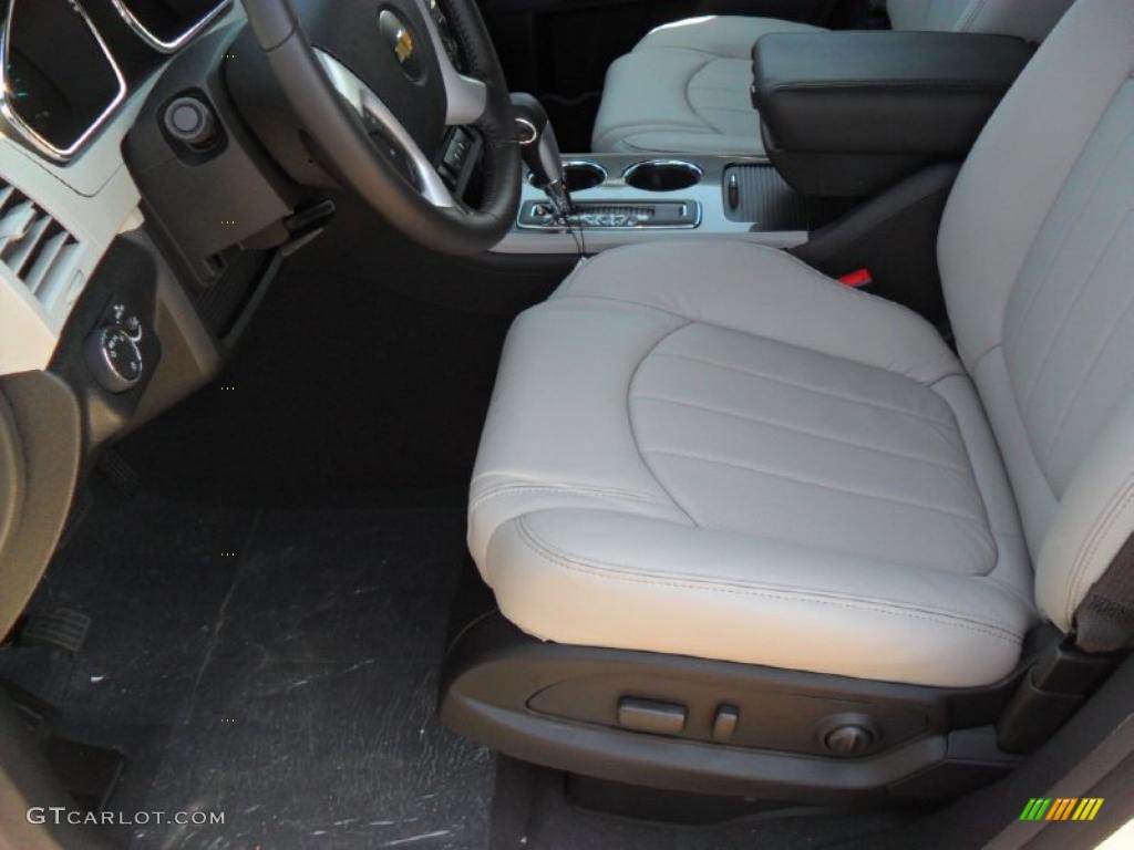 Light Gray/Ebony Interior 2011 Chevrolet Traverse LTZ Photo #49792085