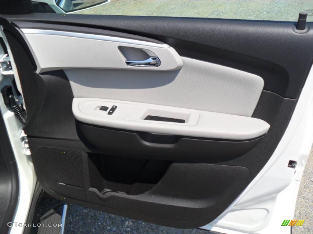 2011 Chevrolet Traverse LTZ Light Gray/Ebony Door Panel Photo #49792184