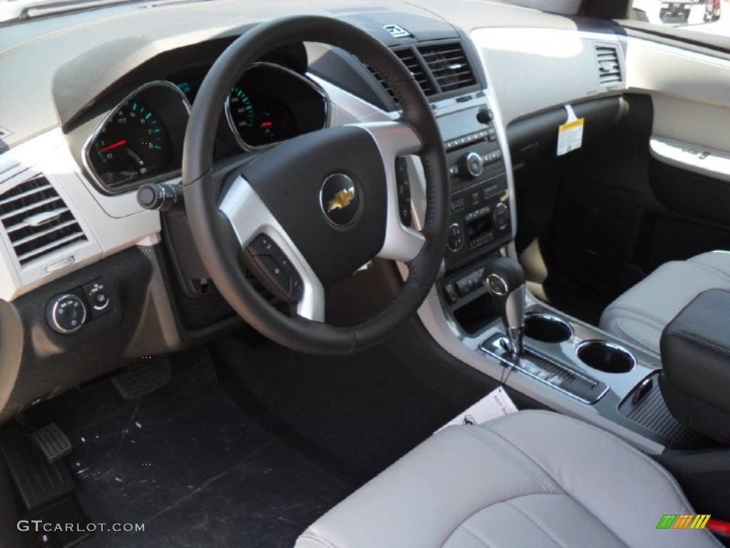 Light Gray/Ebony Interior 2011 Chevrolet Traverse LTZ Photo #49792202