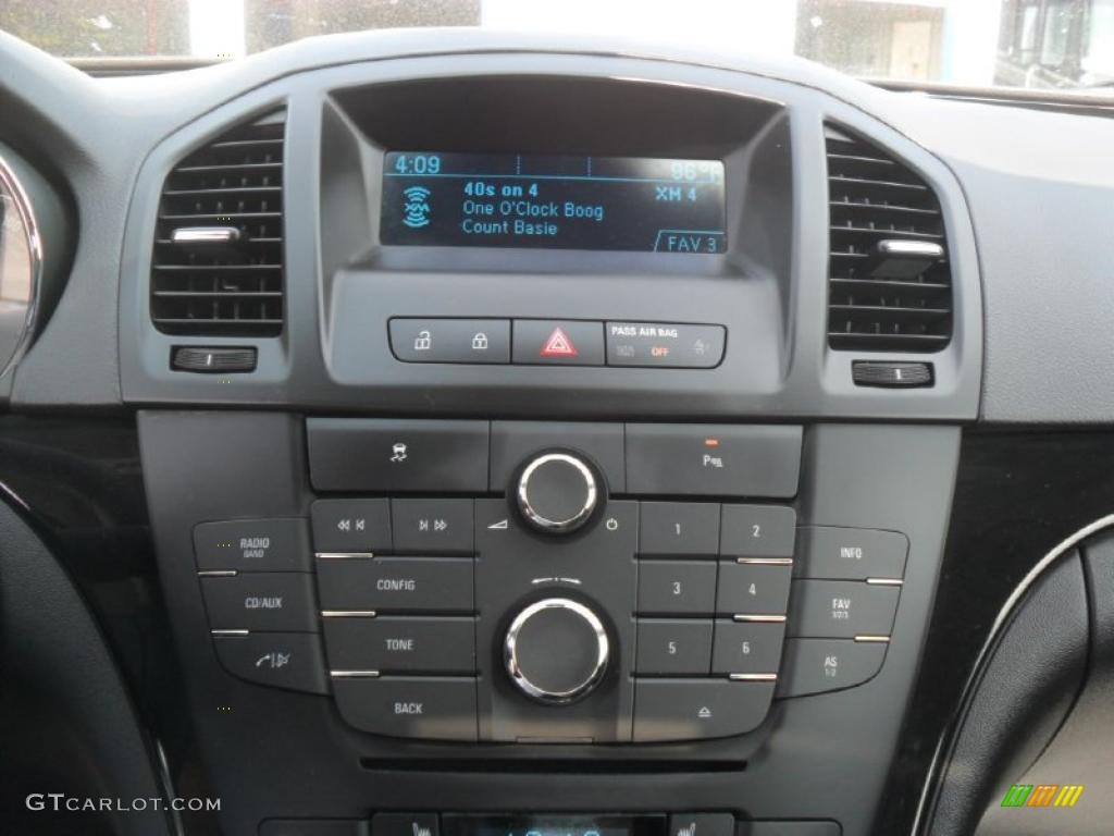 2011 Buick Regal CXL Controls Photo #49793384