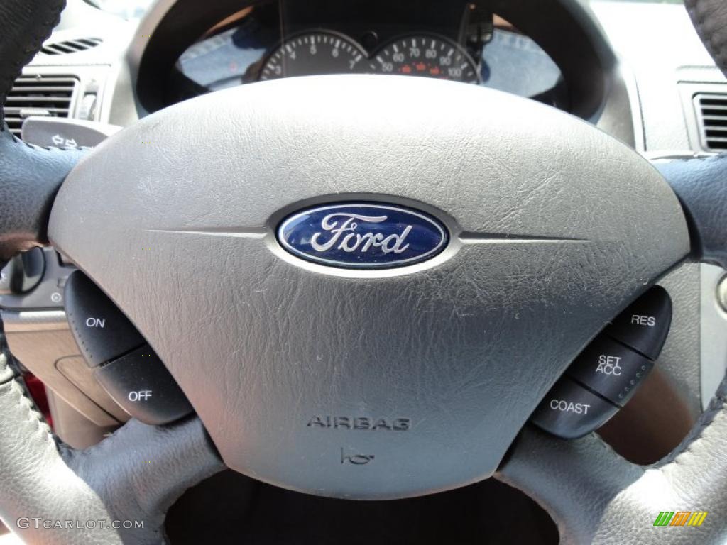 2005 Ford Focus ZX5 SES Hatchback Steering Wheel Photos