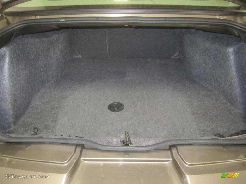 2004 Buick Regal LS Trunk Photo #49794416