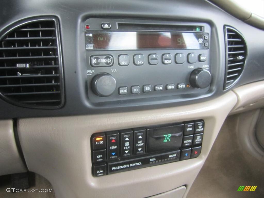 2004 Buick Regal LS Controls Photo #49794491