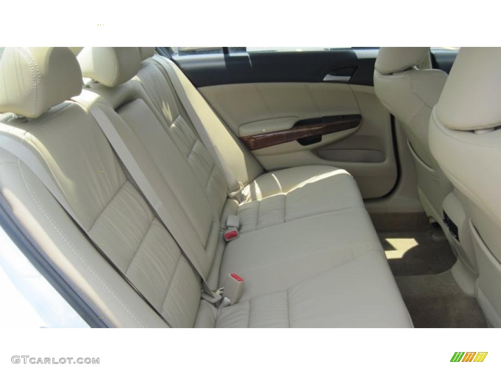 2011 Accord EX-L Sedan - Taffeta White / Ivory photo #16