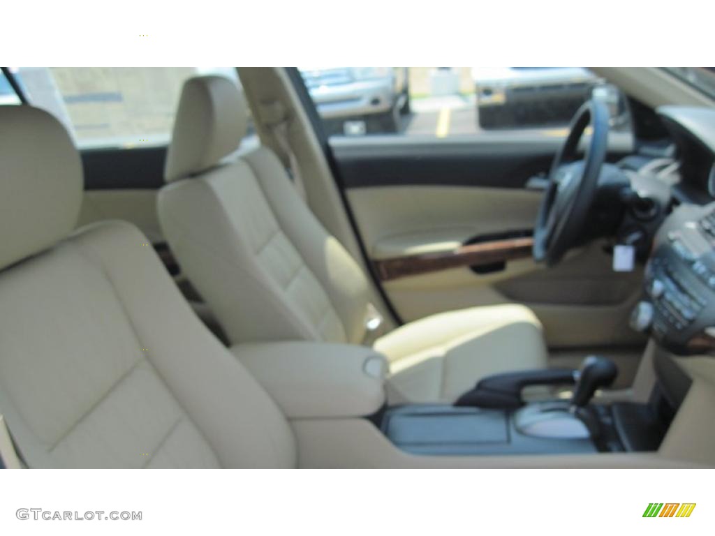 2011 Accord EX-L Sedan - Taffeta White / Ivory photo #17