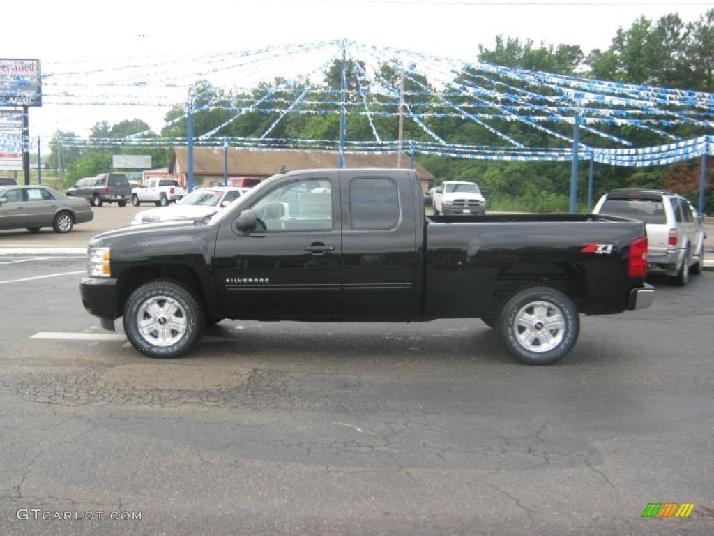 2011 Silverado 1500 LT Extended Cab 4x4 - Black / Ebony photo #2