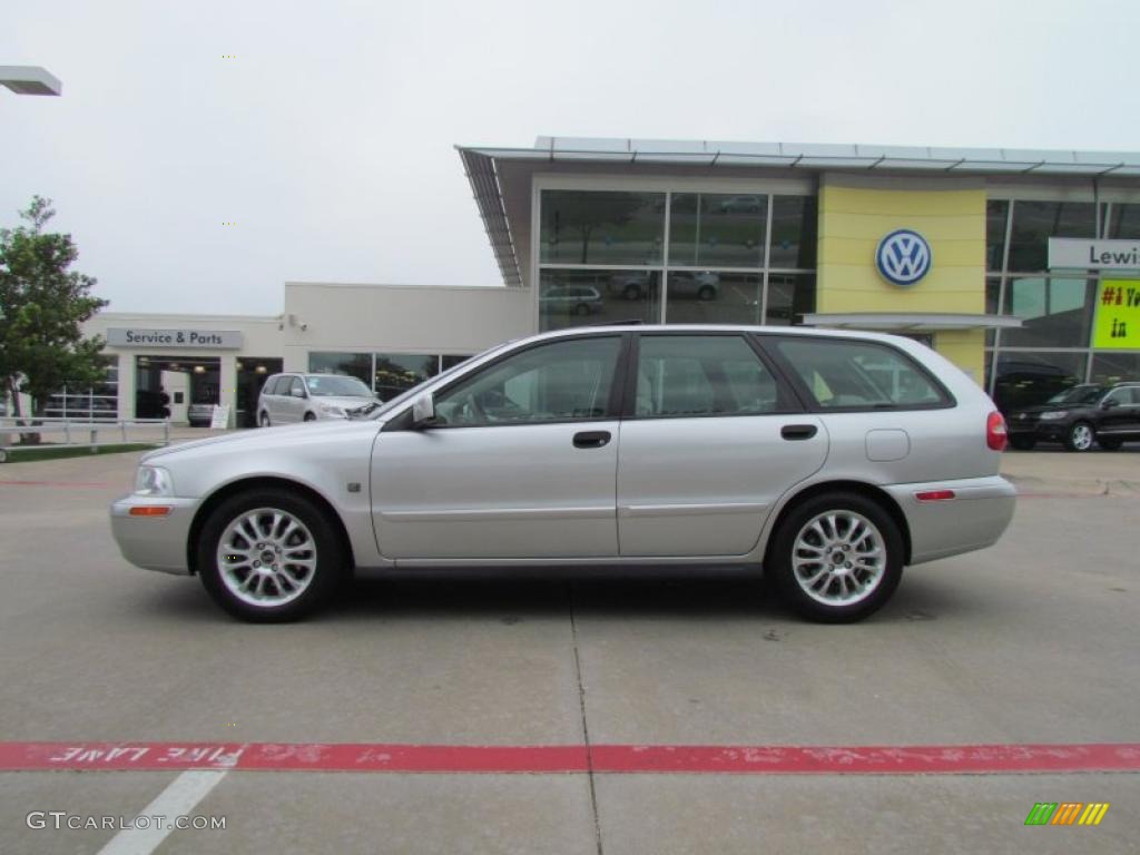 2004 V40  - Silver Metallic / Light Taupe photo #2
