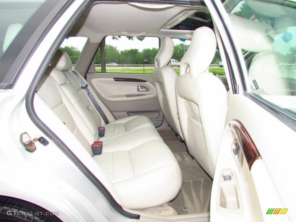 2004 V40  - Silver Metallic / Light Taupe photo #11