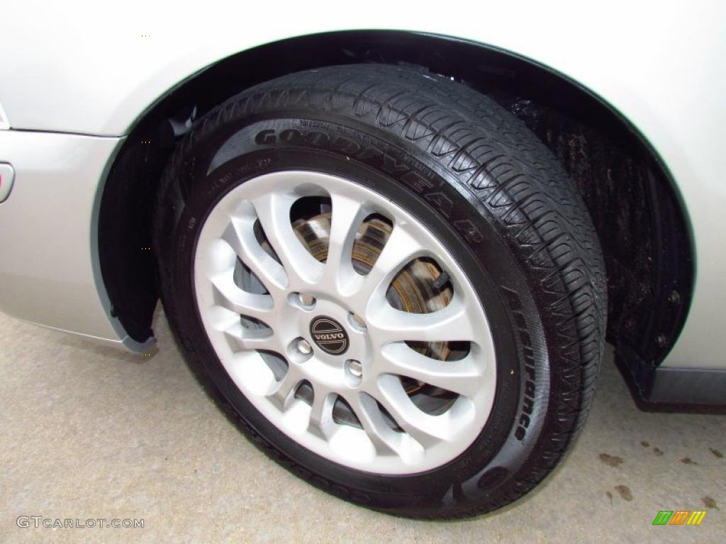 2004 Volvo V40 Standard V40 Model Wheel Photo #49798229