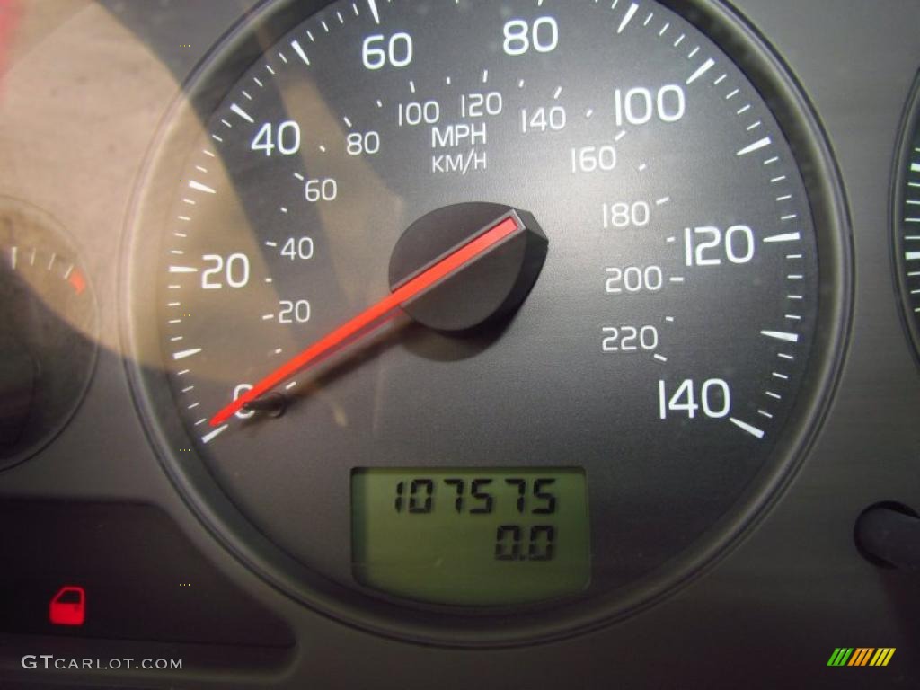 2004 V40  - Silver Metallic / Light Taupe photo #22