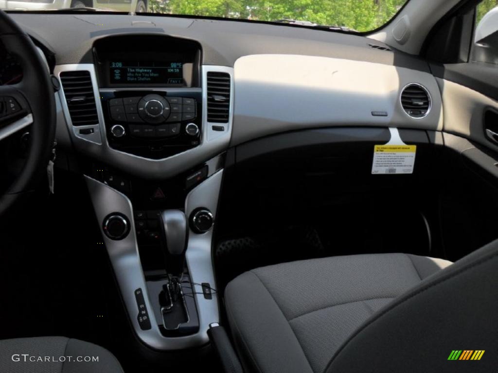 2011 Cruze ECO - Summit White / Medium Titanium photo #15