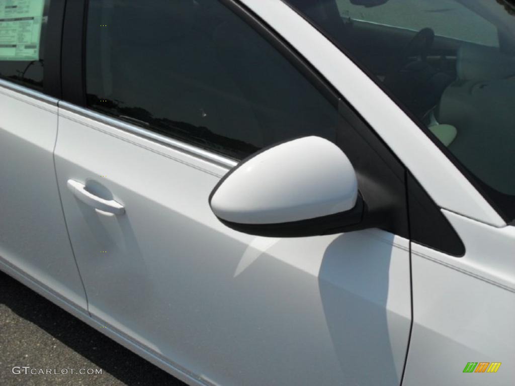 2011 Cruze ECO - Summit White / Medium Titanium photo #21