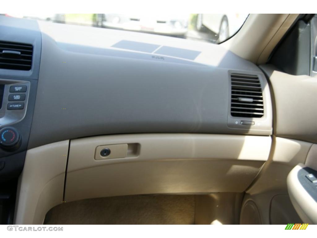 2006 Accord LX Sedan - Nighthawk Black Pearl / Ivory photo #21