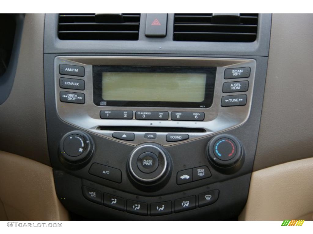 2006 Honda Accord LX Sedan Controls Photos