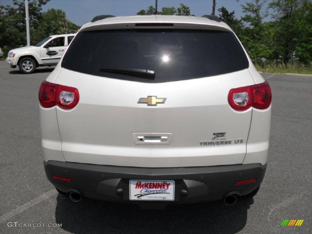 2011 Traverse LTZ - White Diamond Tricoat / Cashmere/Ebony photo #3