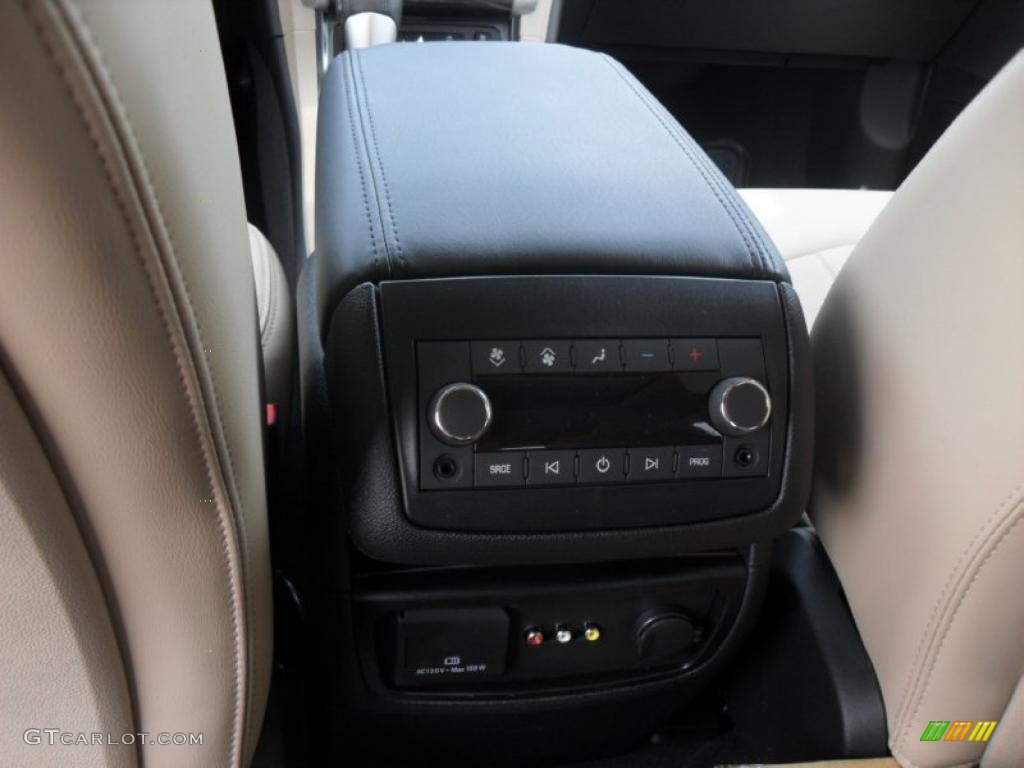 2011 Traverse LTZ - White Diamond Tricoat / Cashmere/Ebony photo #18