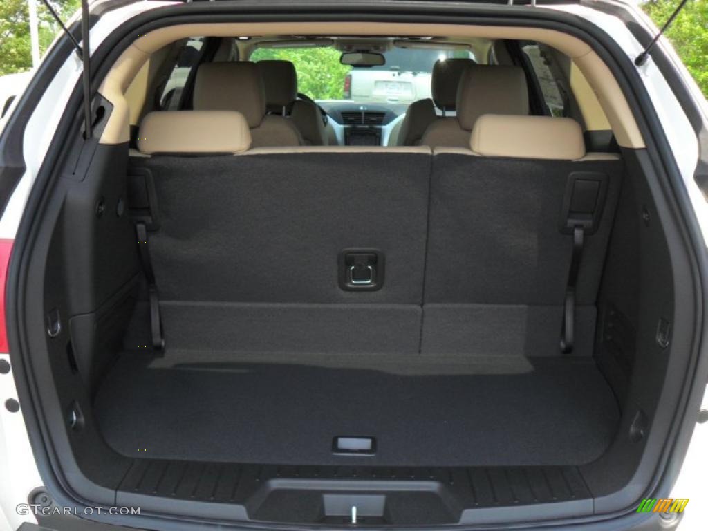 2011 Traverse LTZ - White Diamond Tricoat / Cashmere/Ebony photo #19