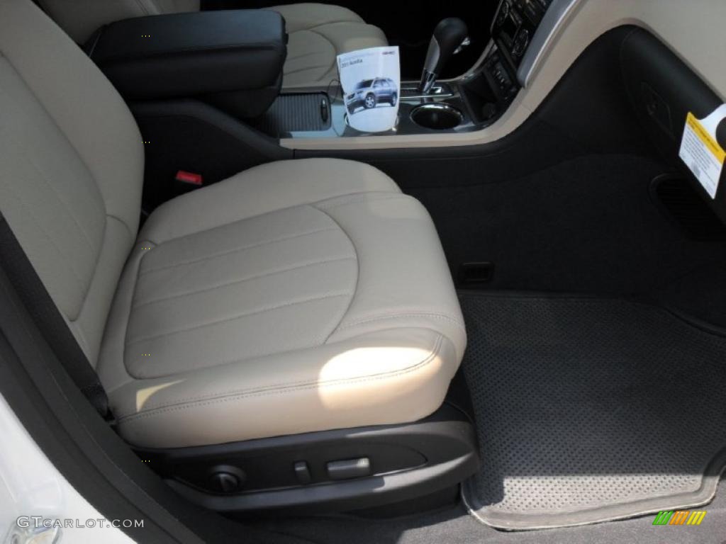 2011 Traverse LTZ - White Diamond Tricoat / Cashmere/Ebony photo #22